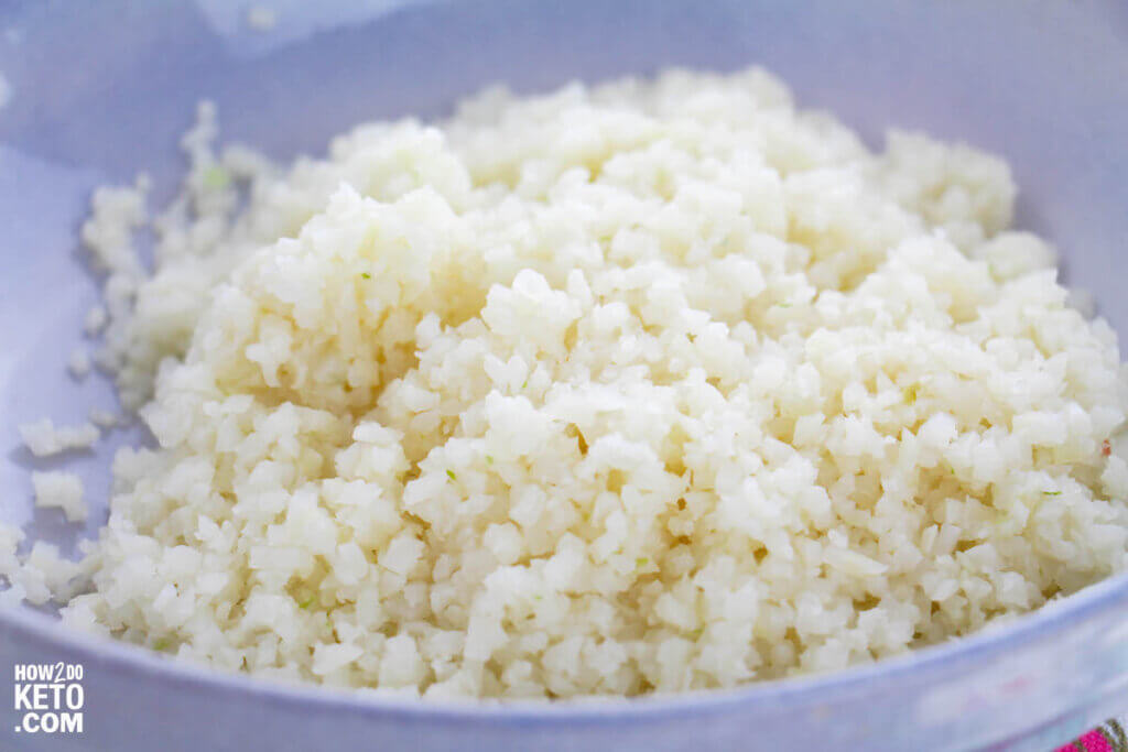 bowl of fluffy keto cauliflower rice
