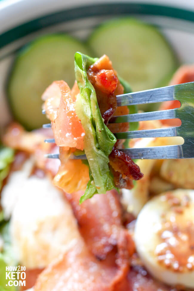 Who needs bread?? This Keto Chicken BLT Salad has all the good stuff...without all the carbs!