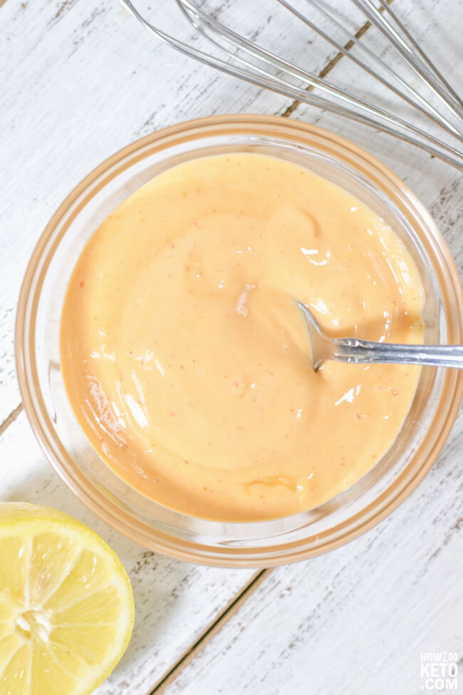 bowl of homemade low carb spicy mayo sauce