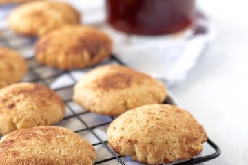 Our fluffy and delicious cinnamon sugar keto snickerdoodles have only 2 grams of net carbs each!