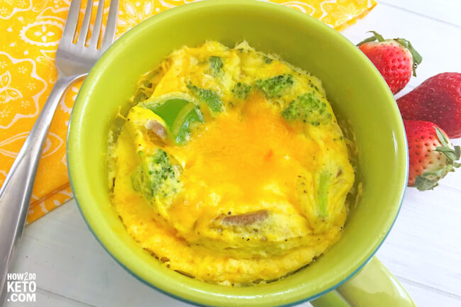 Do you struggle with busy mornings? This 2 Minute Veggie Omelet In A Mug will help ensure you start your day off right!